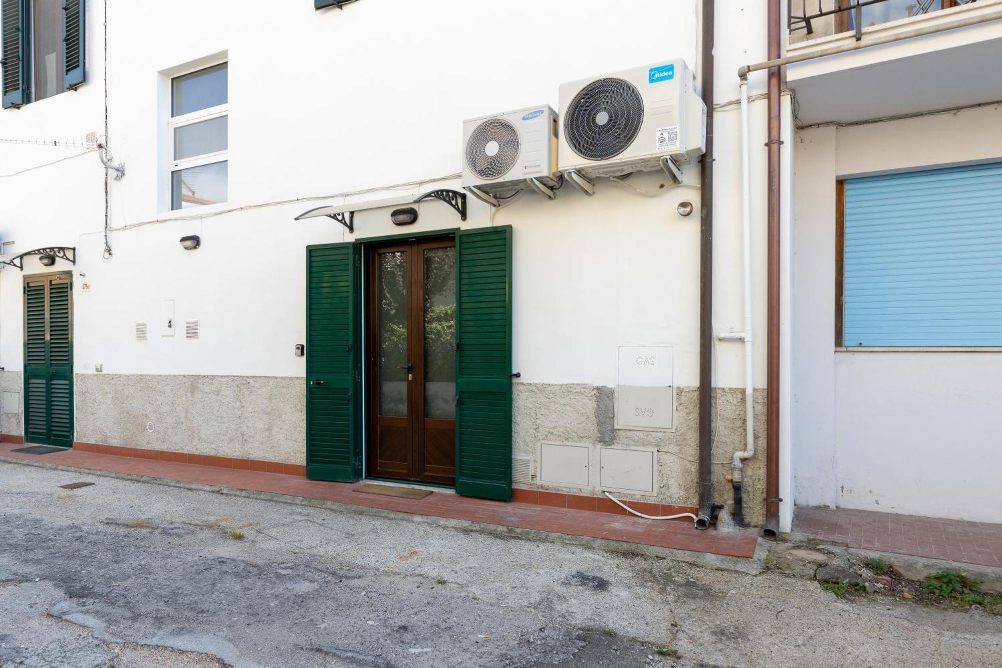 Pisa Bright Apartment Near The Airport Exterior photo